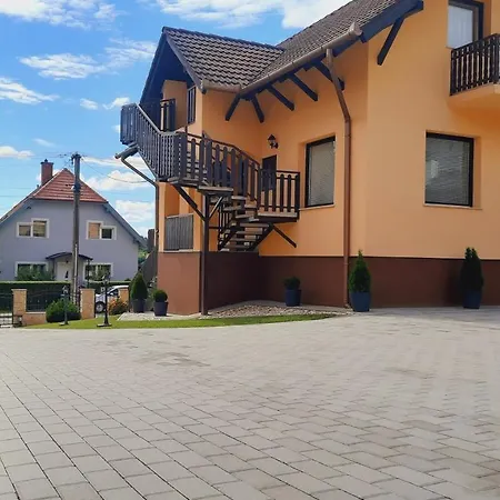 皇家公寓 Hévíz