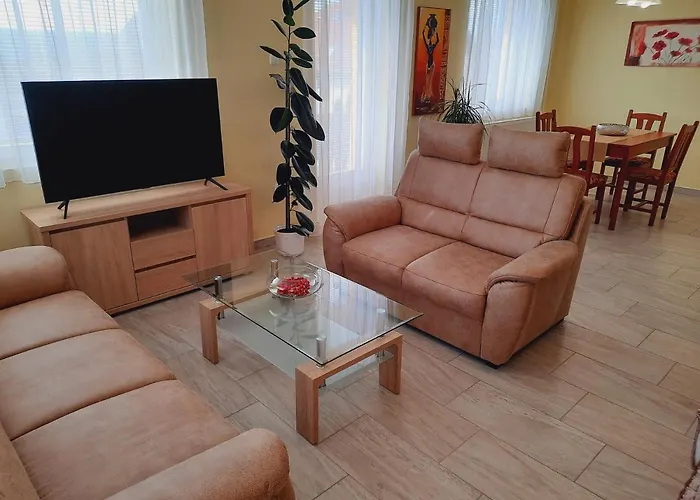 Apartmanhaz King *